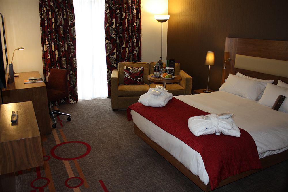 Bromsgrove Hotel And Spa Екстериор снимка
